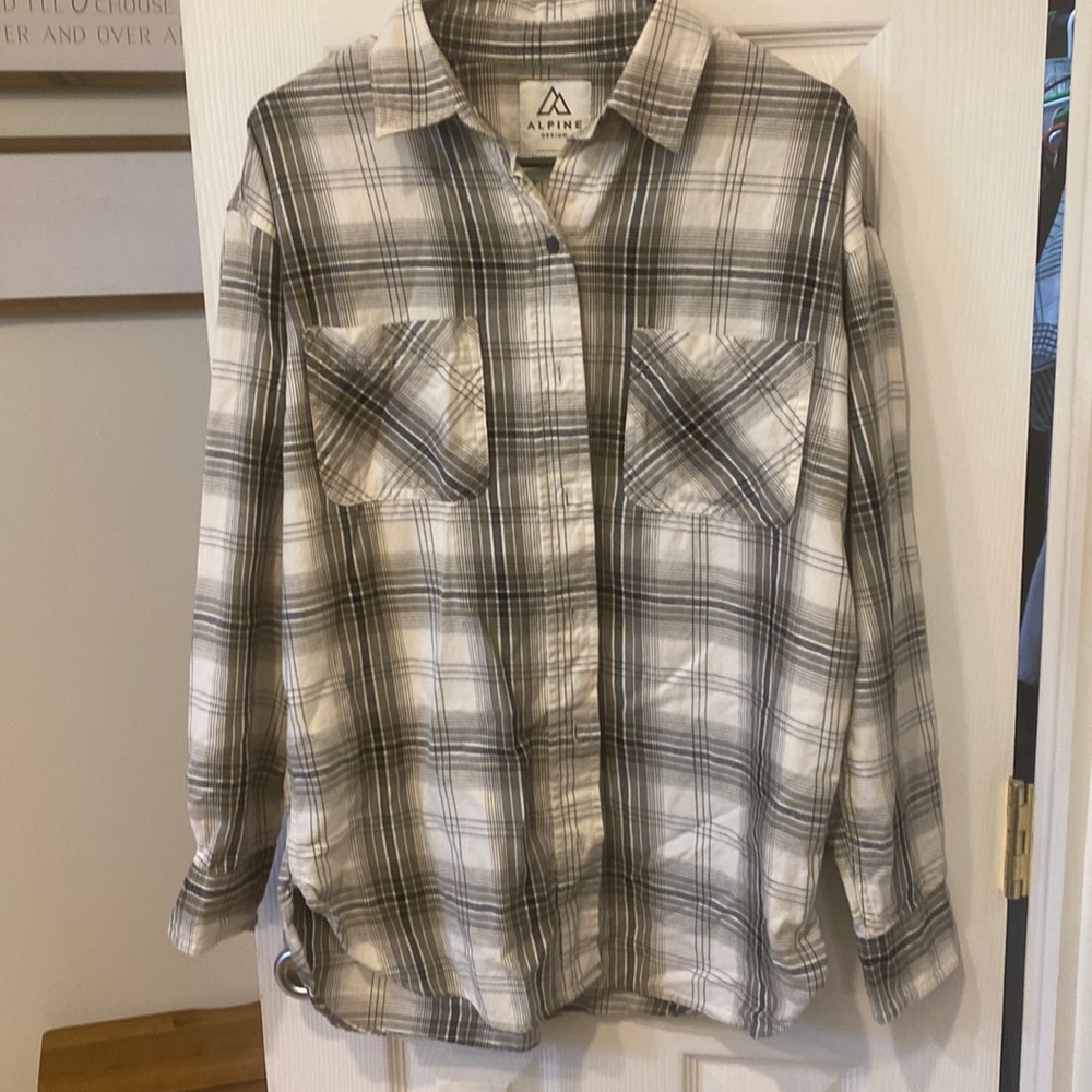 Olive, dark blue, off white